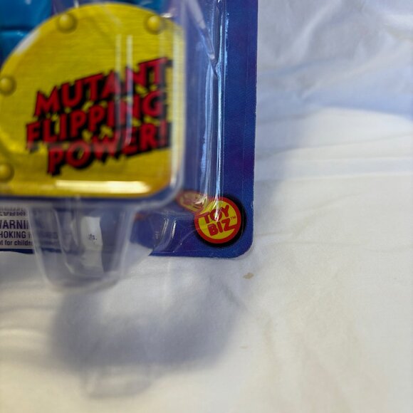 X-MEN Classics Beast Unopened Action Figure Mid-1990's - Picture 5 of 10